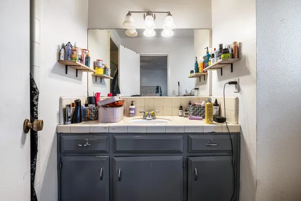 $575,000 | 2045 West Simpson Avenue, Fresno, CA 93705