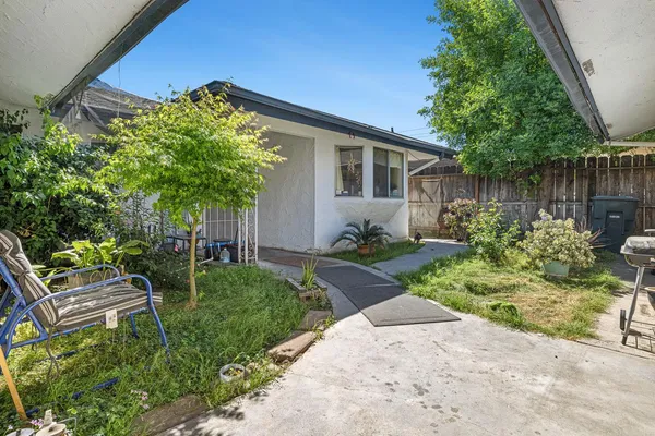 $575,000 | 2045 West Simpson Avenue, Fresno, CA 93705