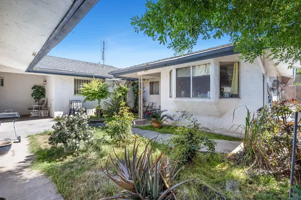 $575,000 | 2045 West Simpson Avenue, Fresno, CA 93705