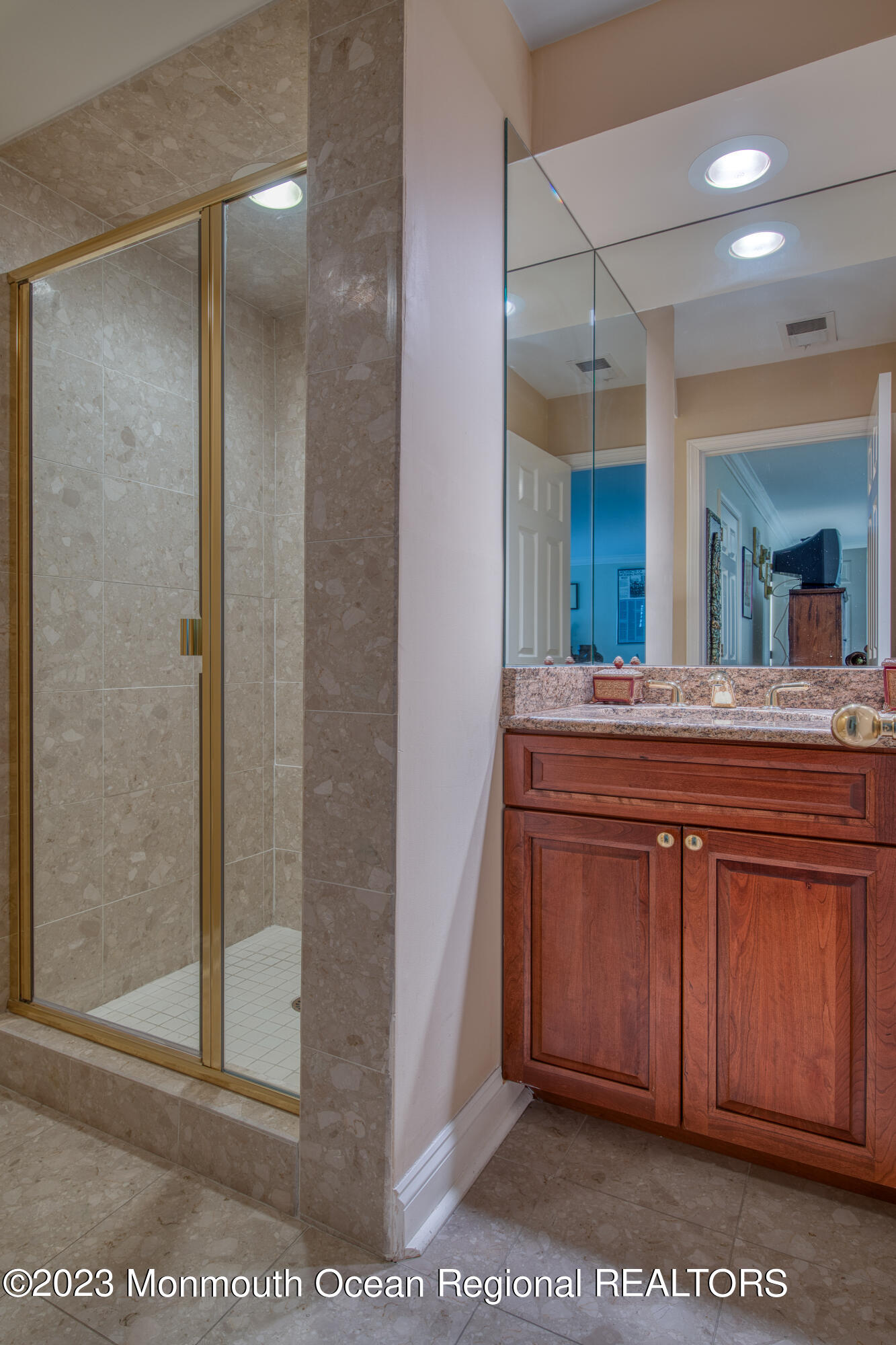 53 Rivergate Way Long Branch, NJ 07740 - Photo 23 of 35 Ensuite Bath