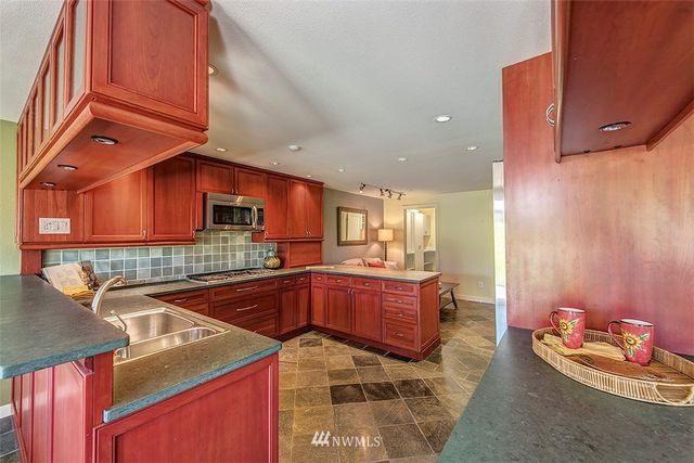 $665,000 | 7104 156th Place Northeast, Unit 7104, Redmond, WA 98052