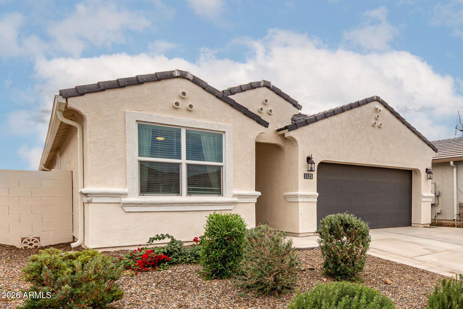 3325 West Sable Avenue Apache Junction, AZ 85120 - Photo 2 of 62 31-Sable