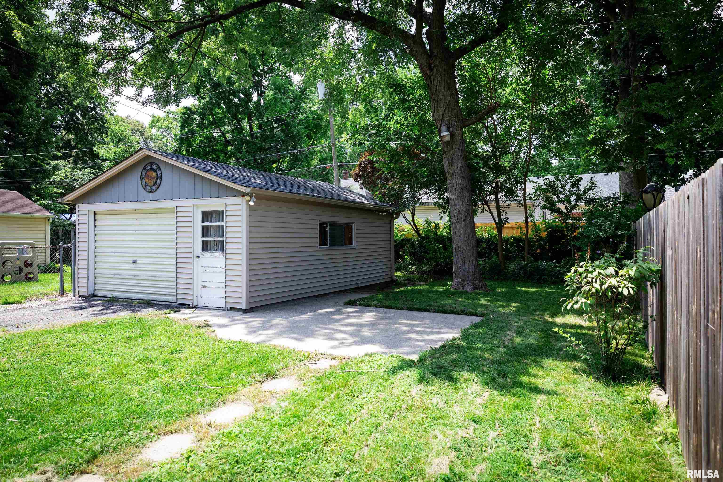 1817 South Pasfield Street Springfield, IL 62704 - Photo 18 of 18