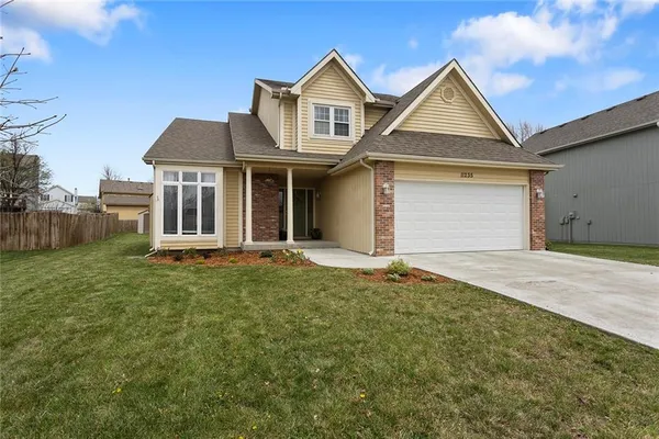 $425,000 | 11235 North Belleview Avenue, Kansas City, MO 64155