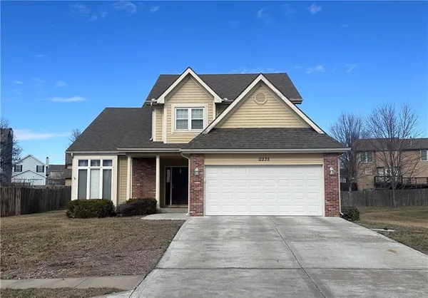 $420,000 | 11235 North Belleview Avenue, Kansas City, MO 64155