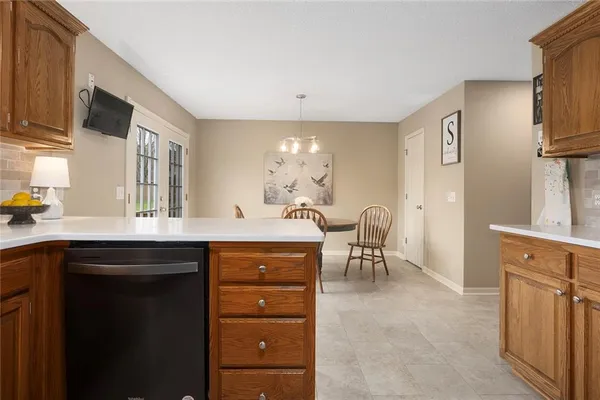 $425,000 | 11235 North Belleview Avenue, Kansas City, MO 64155