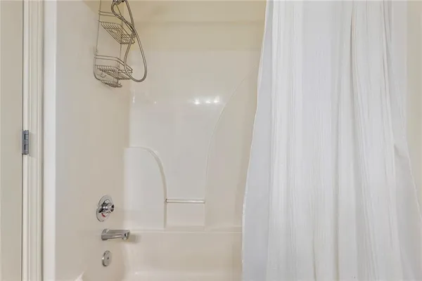 $425,000 | 11235 North Belleview Avenue, Kansas City, MO 64155