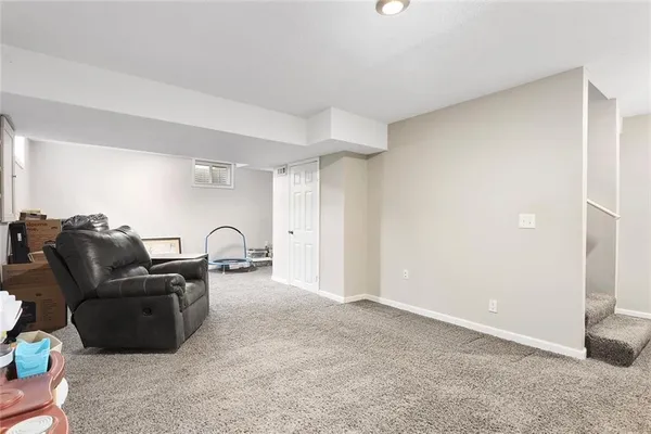 $425,000 | 11235 North Belleview Avenue, Kansas City, MO 64155