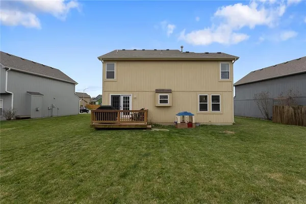 $425,000 | 11235 North Belleview Avenue, Kansas City, MO 64155