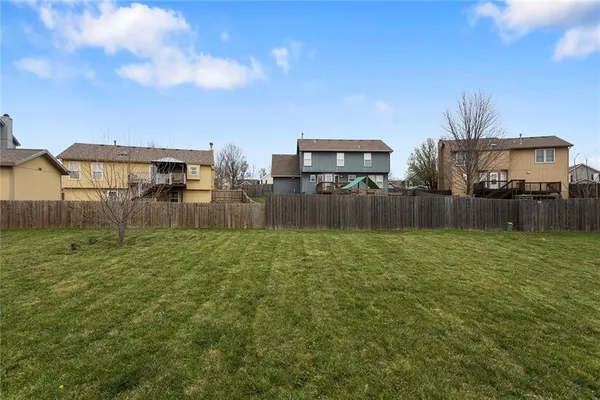 $425,000 | 11235 North Belleview Avenue, Kansas City, MO 64155