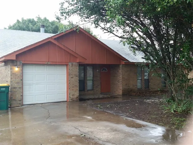 $1,695 | 103 Mesa Moor Drive, Glenn Heights, TX 75154