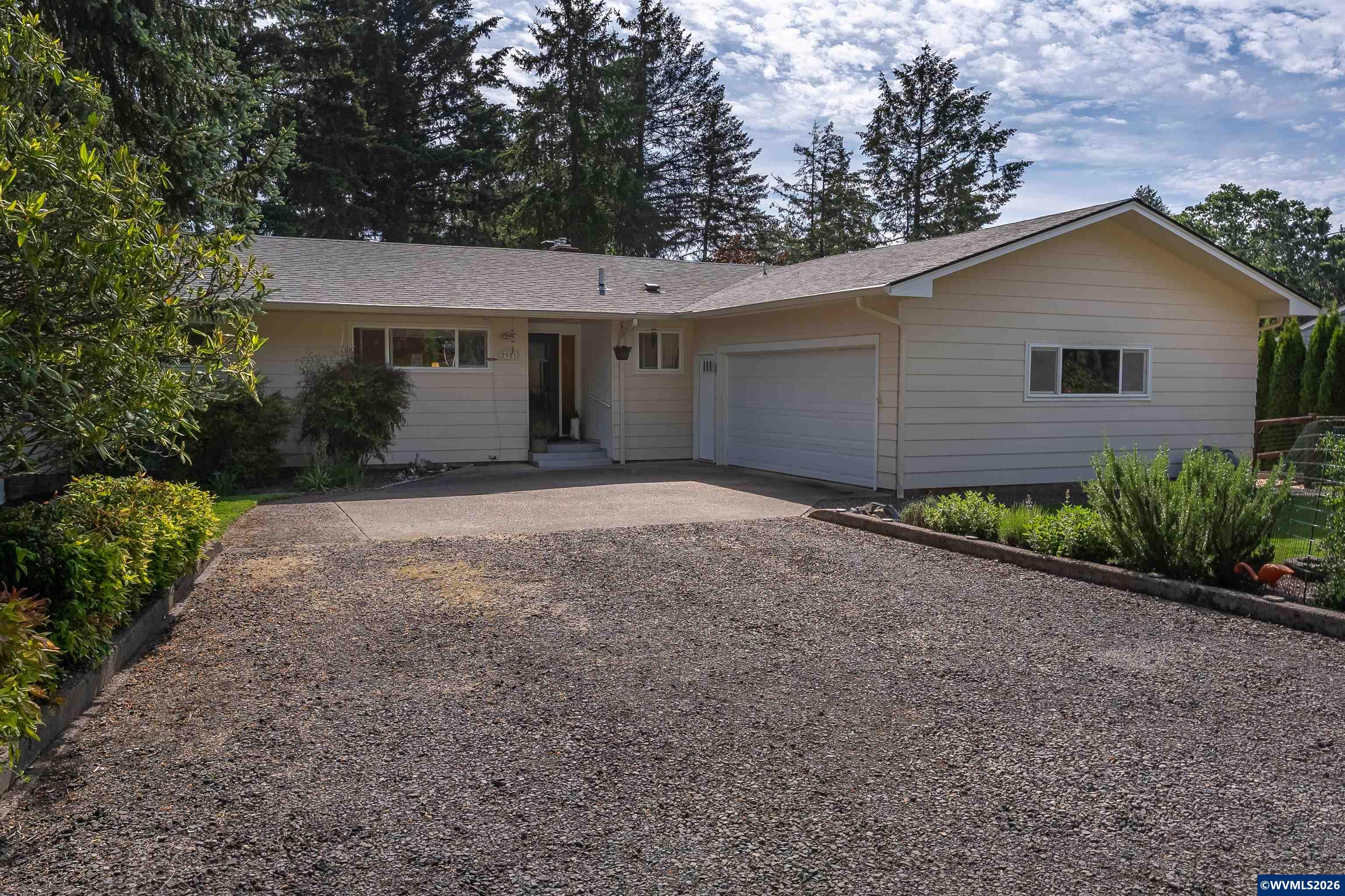 2981 Northwest Sunny Lane Albany, OR 97321 - Photo 2 of 40