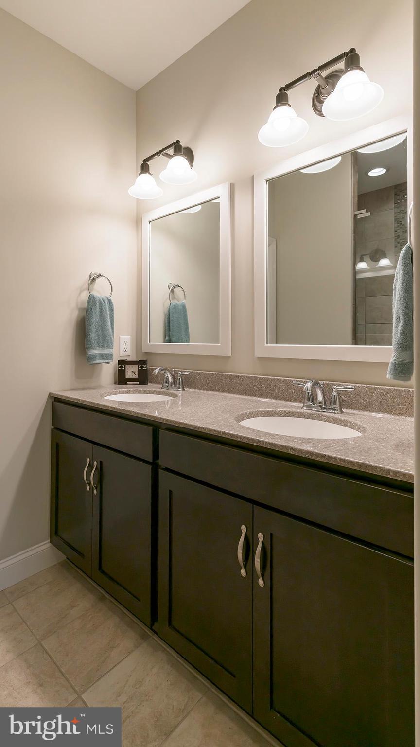 341 Pin Oak Drive Lititz, PA 17543 - Photo 19 of 44 Gallery Image 19