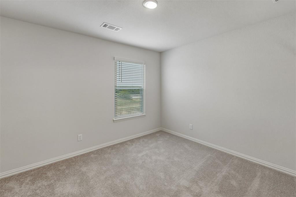 1233 Frio Drive Springtown, TX 76082 - Photo 15 of 29