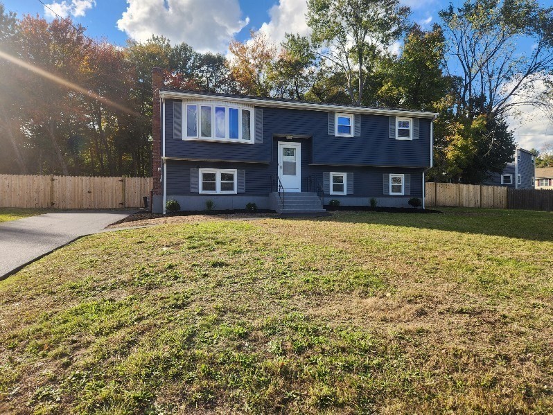 3 Lantern Road Holbrook, MA 02343 - Photo 3 of 34 Gallery Image 3