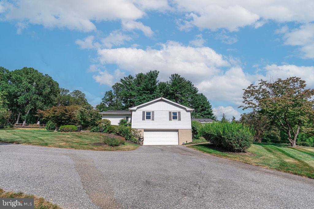 4402 Meadowcliff Road Glen Arm, MD 21057 - Photo 5 of 48