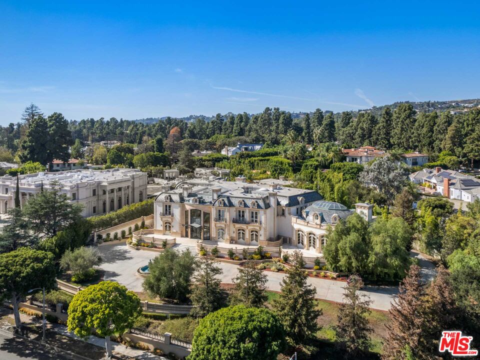 901 North Alpine Drive Beverly Hills, CA 90210 - Photo 2 of 33