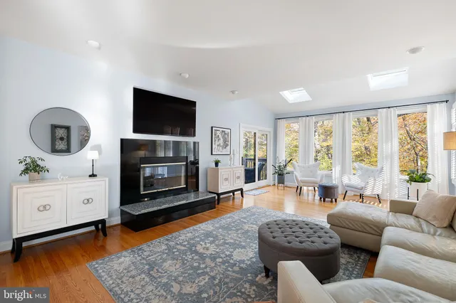 $969,000 | 117 Downs Drive, Wilmington, DE 19807