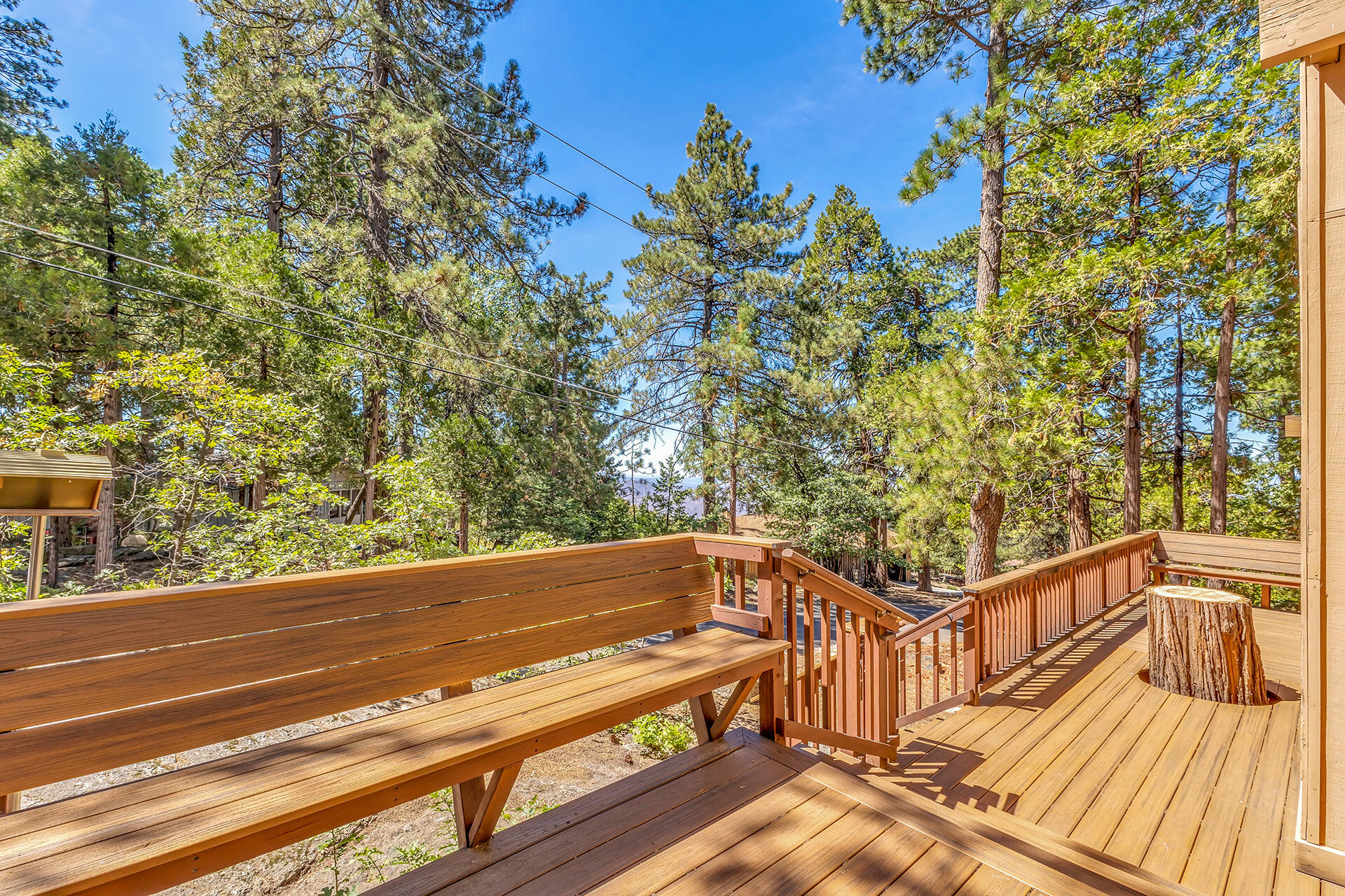25461 Shadow Oaks Idyllwild, CA 92549 - Photo 20 of 30 a view of balcony with wooden floor and fence