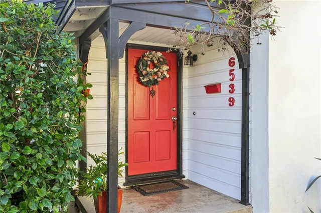 $964,900 | 6539 Blucher Avenue, Van Nuys, CA 91406