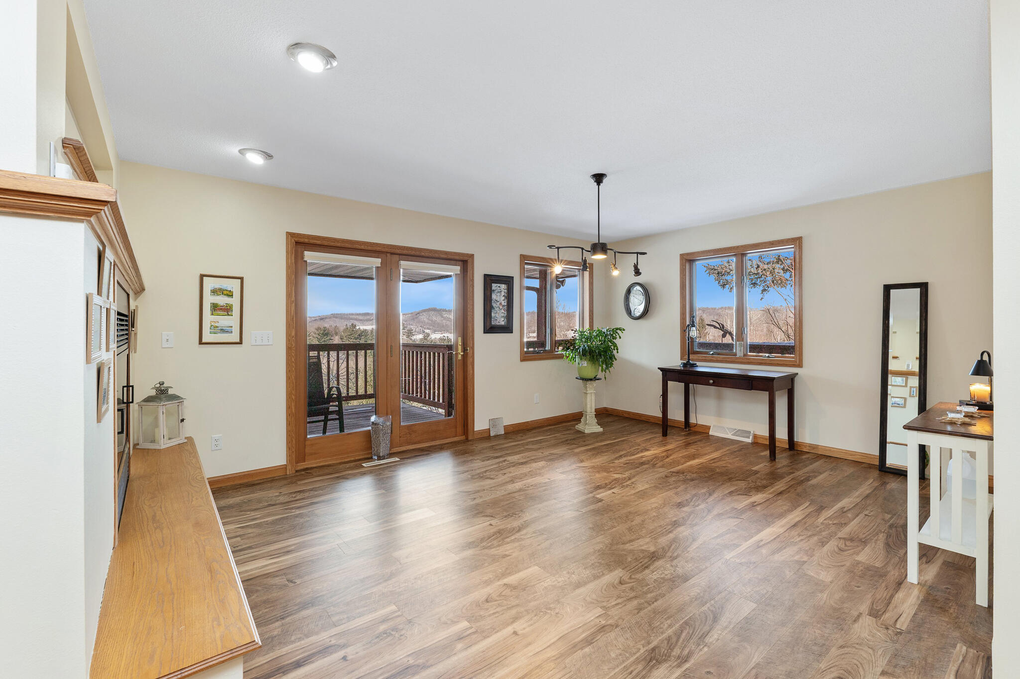 N946 Lauterbach Road Shelby, WI 54601 - Photo 5 of 50 5 FORMAL DINING