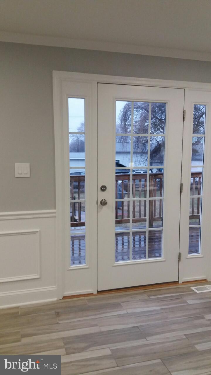 1215 North Point Road Dundalk, MD 21222 - Photo 3 of 16 Interior (General)