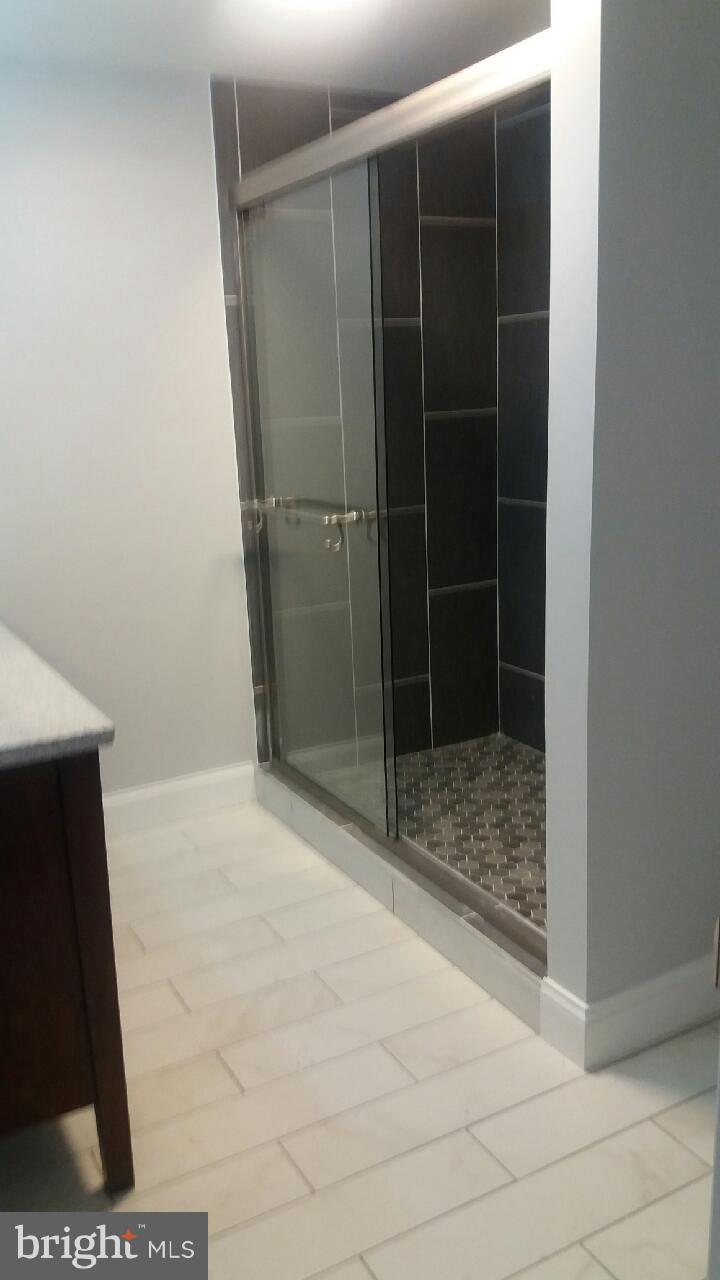 1215 North Point Road Dundalk, MD 21222 - Photo 9 of 16 Bath (Master)