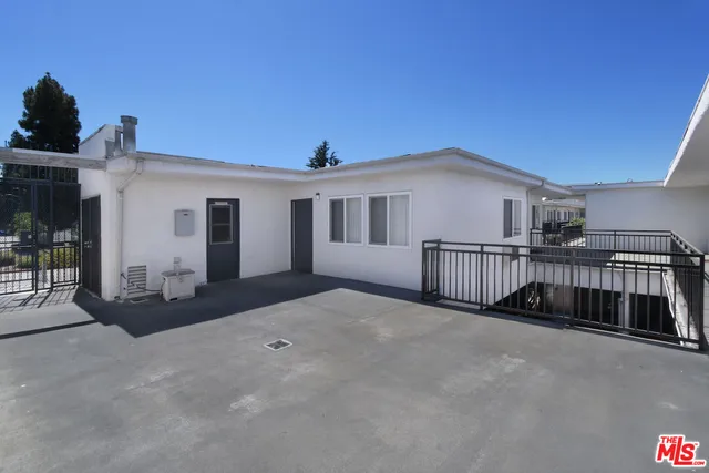 $7,775,000 | 9301 Darby Avenue, Northridge, CA 91325