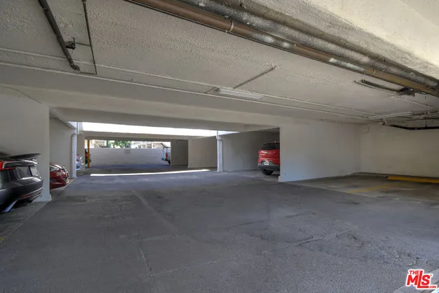 $7,775,000 | 9301 Darby Avenue, Northridge, CA 91325