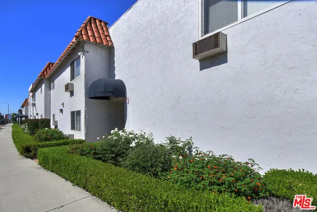 $7,775,000 | 9301 Darby Avenue, Northridge, CA 91325