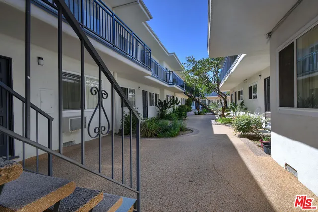 $7,775,000 | 9301 Darby Avenue, Northridge, CA 91325