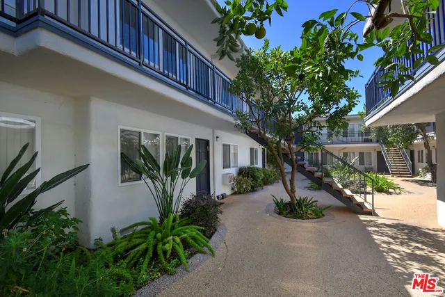 $7,775,000 | 9301 Darby Avenue, Northridge, CA 91325