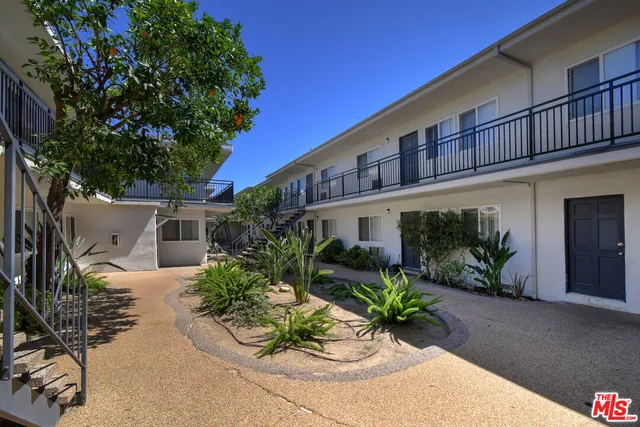 $7,775,000 | 9301 Darby Avenue, Northridge, CA 91325