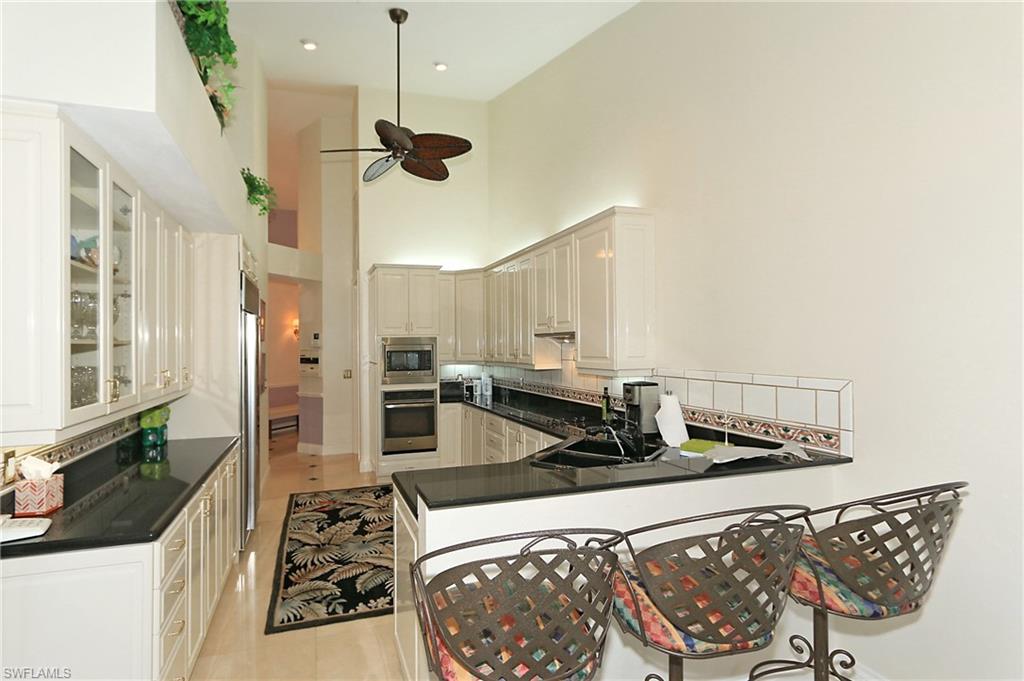 267 Colonade Circle, Unit 2704 Naples, FL 34103 - Photo 11 of 20