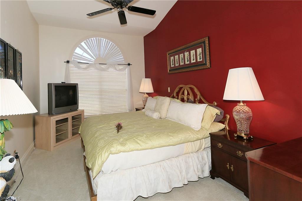 267 Colonade Circle, Unit 2704 Naples, FL 34103 - Photo 16 of 20