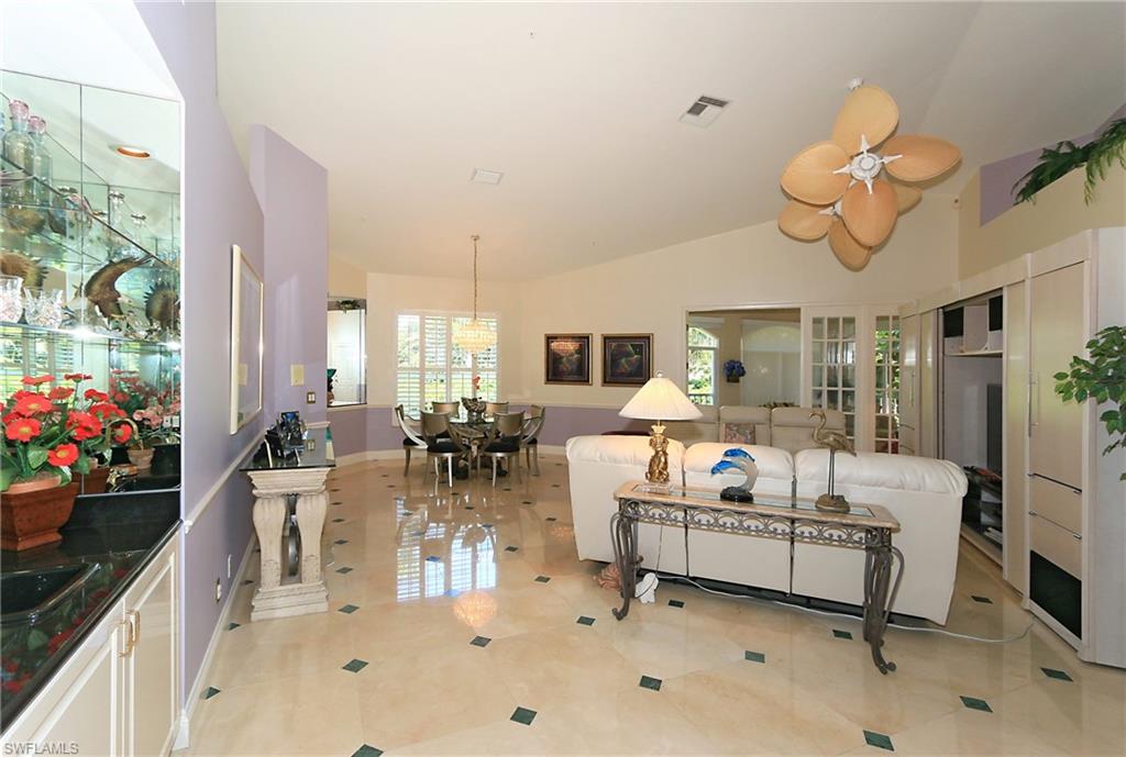 267 Colonade Circle, Unit 2704 Naples, FL 34103 - Photo 3 of 20