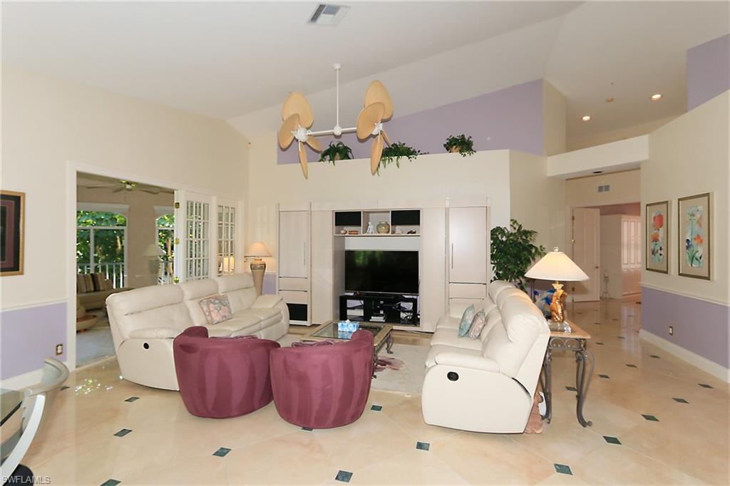 267 Colonade Circle, Unit 2704 Naples, FL 34103 - Photo 5 of 20