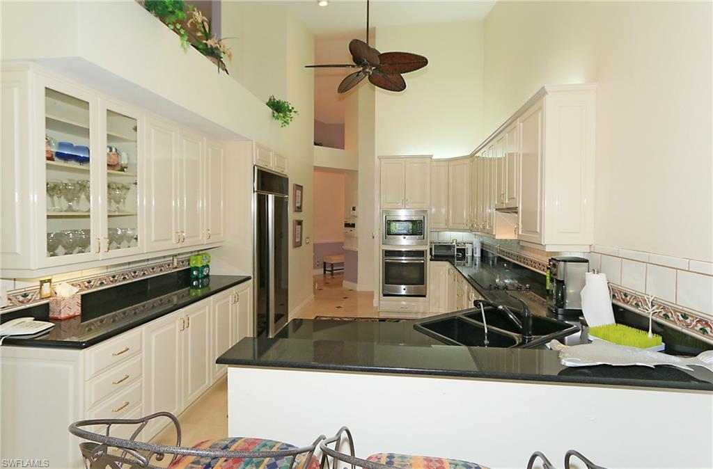 267 Colonade Circle, Unit 2704 Naples, FL 34103 - Photo 9 of 20