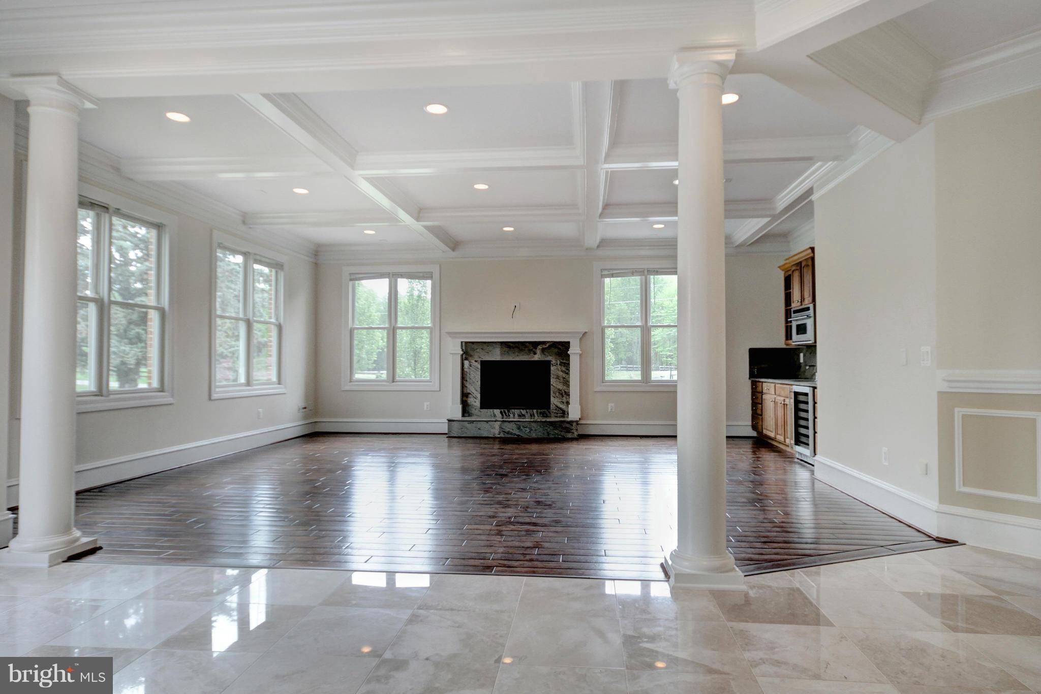 839 Seneca Road Great Falls, VA 22066 - Photo 3 of 30 Family Room