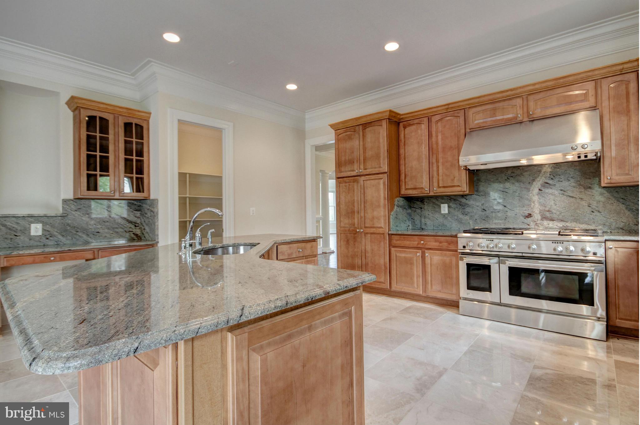 839 Seneca Road Great Falls, VA 22066 - Photo 4 of 30 Kitchen
