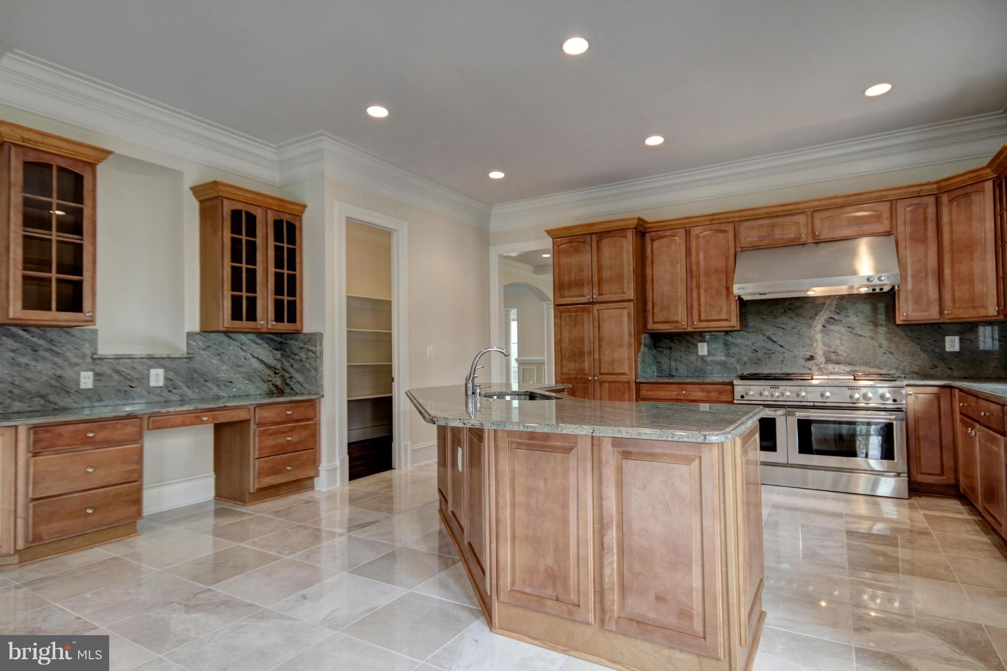839 Seneca Road Great Falls, VA 22066 - Photo 5 of 30 Kitchen