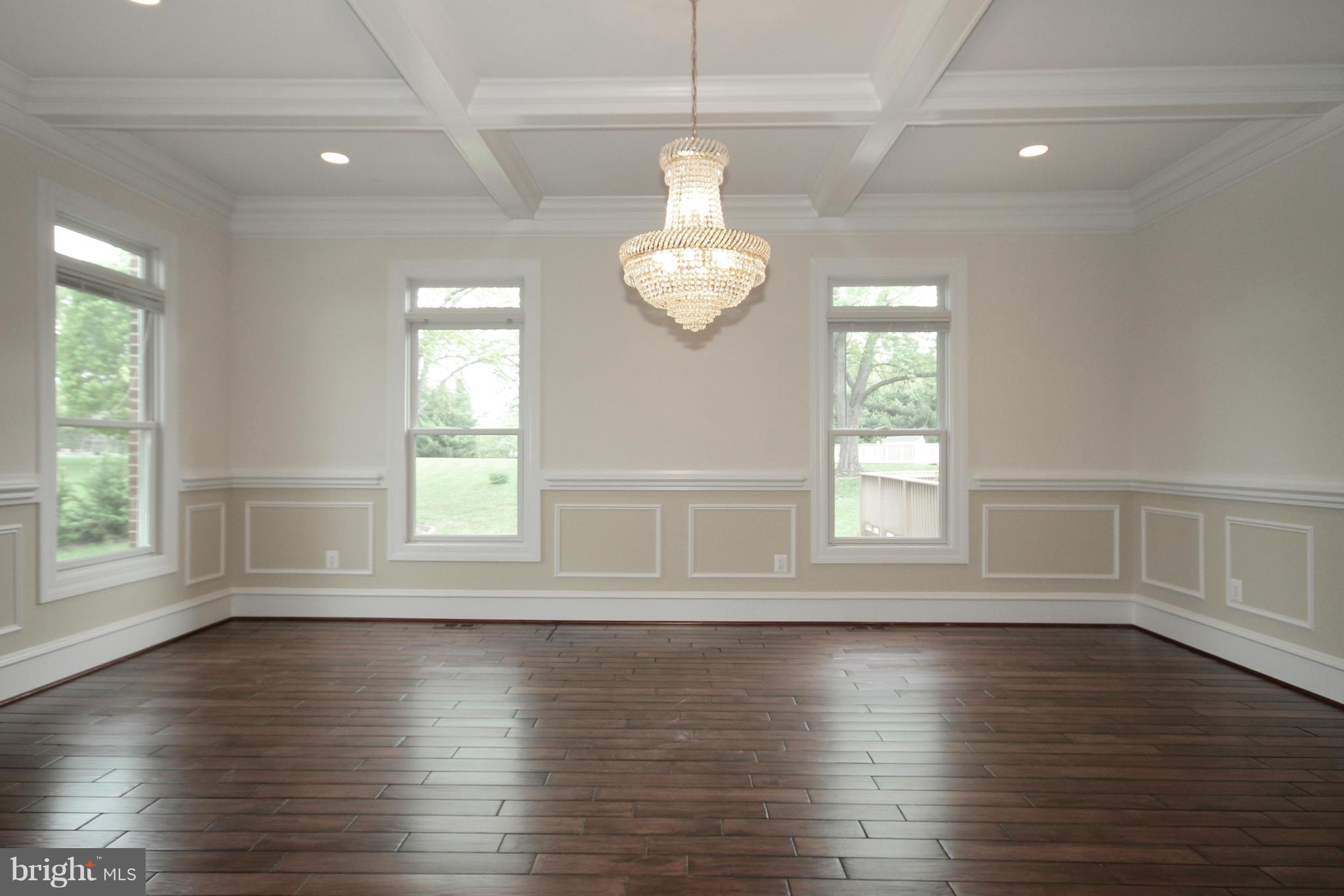 839 Seneca Road Great Falls, VA 22066 - Photo 8 of 30 Dining Room