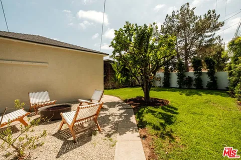 $1,099,000 | 239 West Fairview Boulevard, Inglewood, CA 90302
