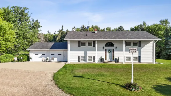 $2,399,900 | 16460 38th Street Southeast, Mapleton, ND 58059