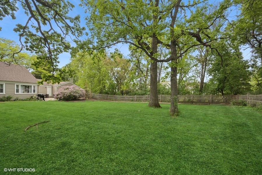 7102 Silver Lake Road Cary, IL 60013 - Photo 23 of 32 a view of a garden with trees