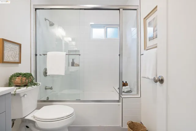 $925,000 | 8040 Crest, Oakland, CA 94605