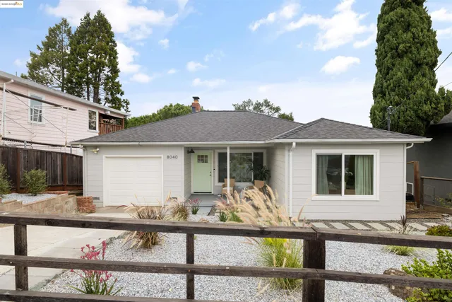 $925,000 | 8040 Crest, Oakland, CA 94605