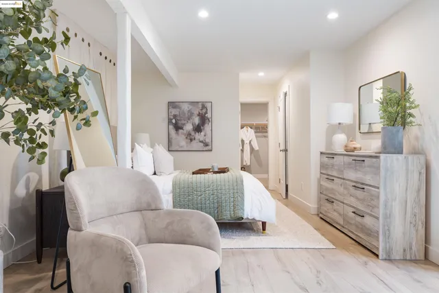 $925,000 | 8040 Crest, Oakland, CA 94605