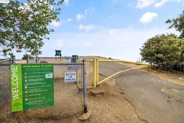 $925,000 | 8040 Crest, Oakland, CA 94605