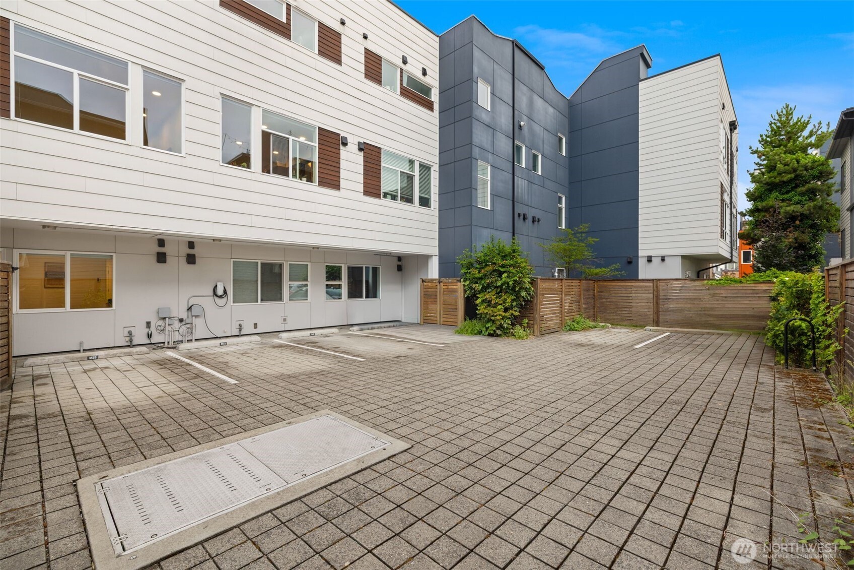 3551 Wallingford Avenue North Seattle, WA 98103 - Photo 21 of 22
